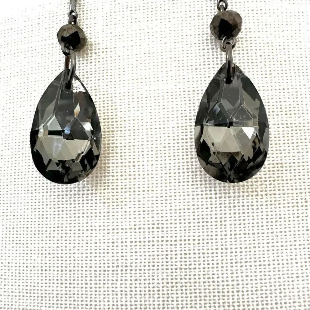 Grey rhinestone teardrop earrings